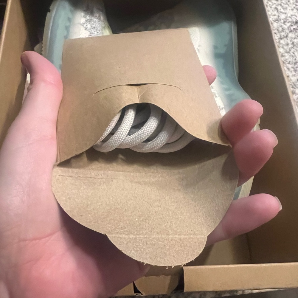 Adidas Yeezy Boost 380 - Alien Blue - Picture 10 of 13